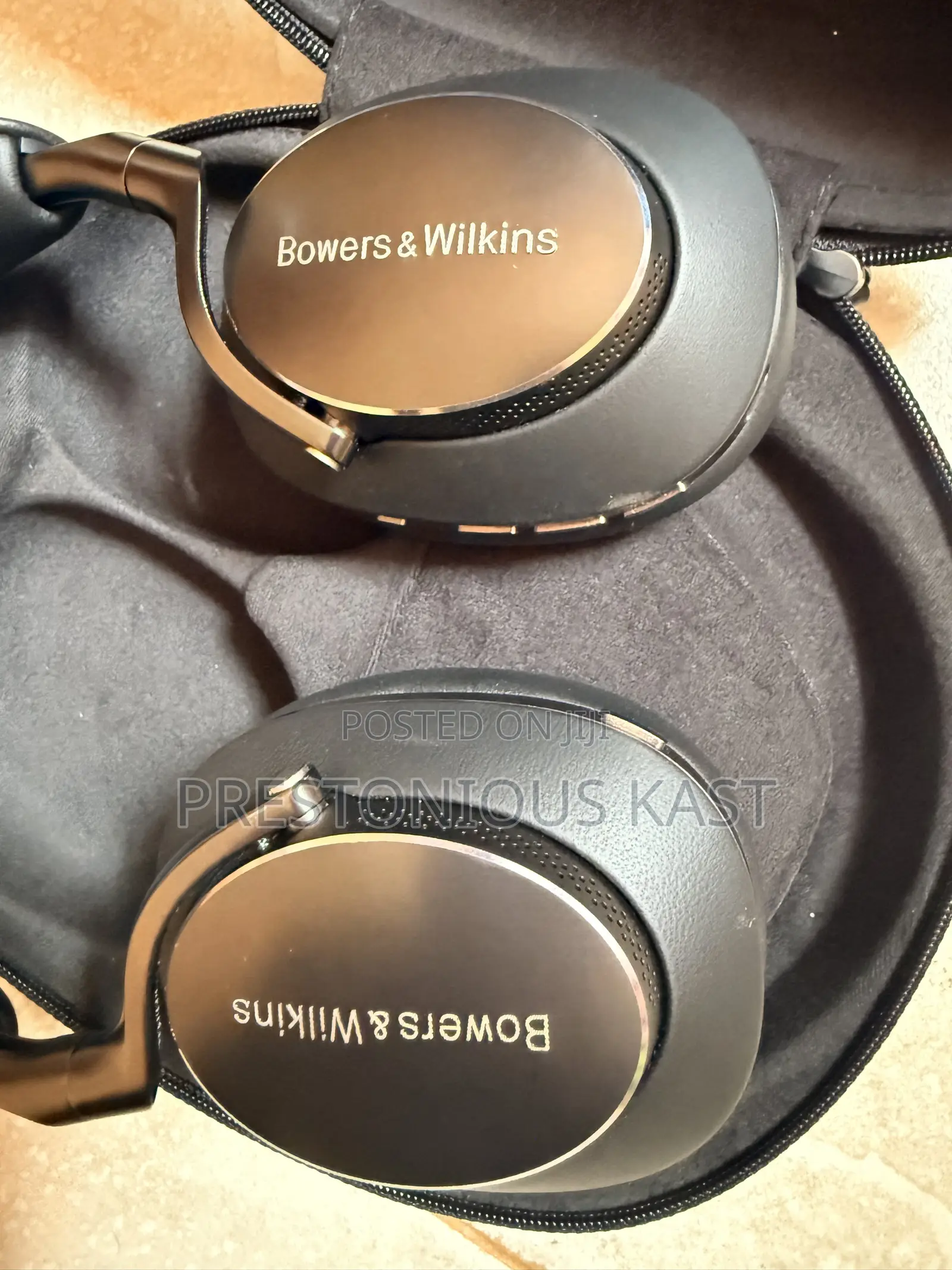 Bowers and Wilkins Px8 Headphone