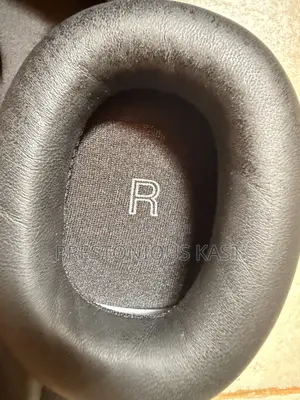 Bowers and Wilkins Px8 Headphone