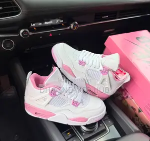 Air Jordan 4 Pink Oreo
