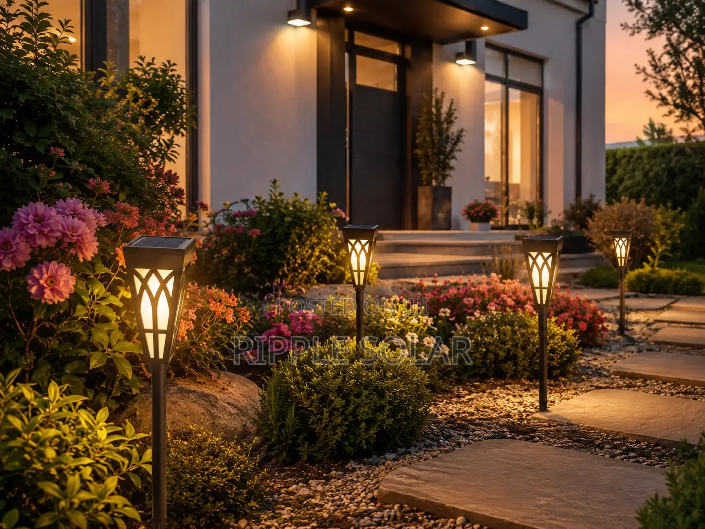3W Solar Garden Lantern – Flickering Flame Light