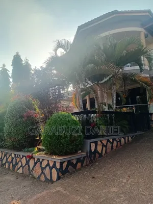 Furnished 5bdrm Bungalow in Makadwa, Ssisa for rent