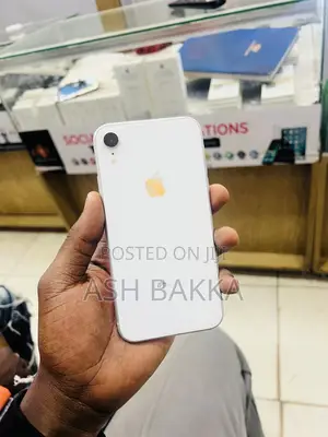 Apple iPhone XR 64 GB White