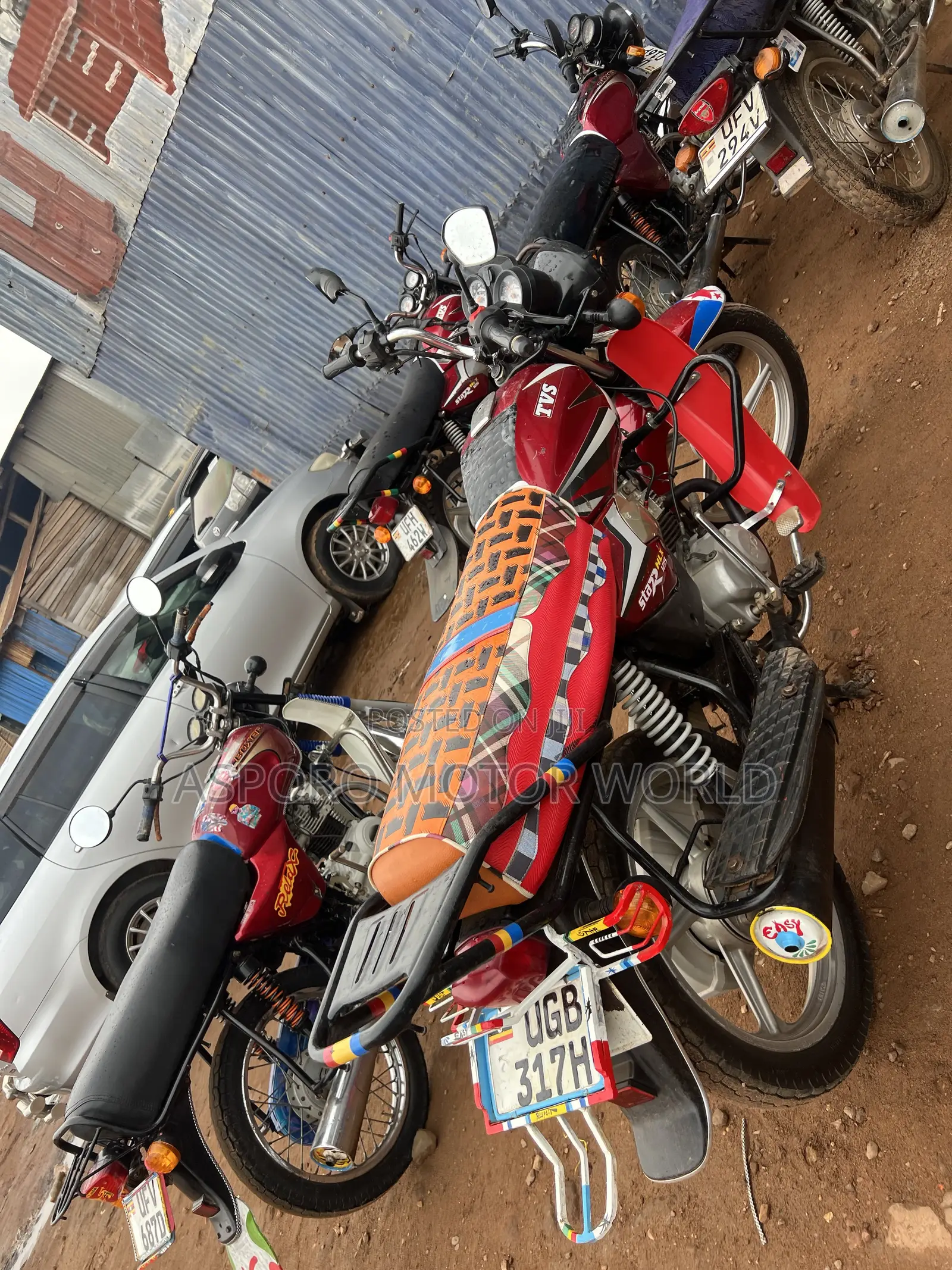 TVS HLX 125 2024 Red