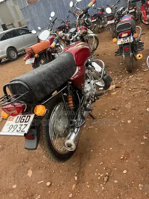 Bajaj Boxer 100 2024 Red