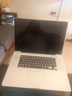 Laptop Apple MacBook 2010 8GB Intel Core 7 SSD 500GB