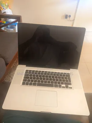 Laptop Apple MacBook 2010 8GB Intel Core 7 SSD 500GB