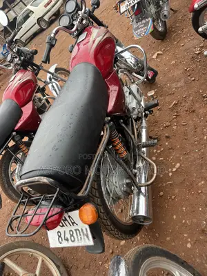 Bajaj Boxer 100 2025 Red