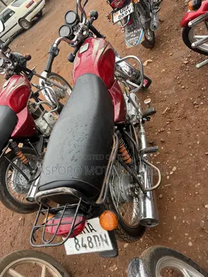 Bajaj Boxer 100 2025 Red