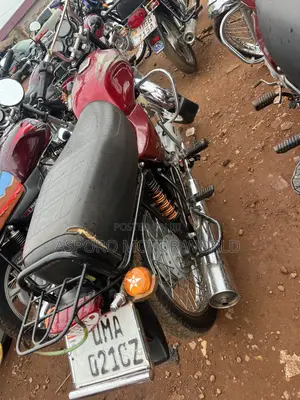 Bajaj Boxer 100 2026 Red