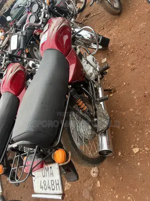 Bajaj Boxer 100 2026 Red