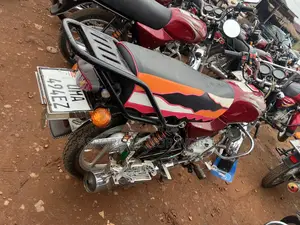 Bajaj Boxer 100 2026 Red
