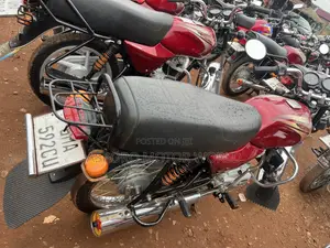 Bajaj Boxer 100 2026 Red