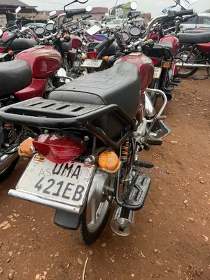 Bajaj Boxer 100 2026 Red