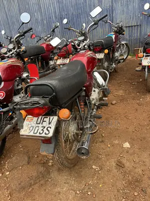 Bajaj Boxer 100 2023 Red