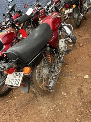 Bajaj Boxer 100 2023 Red