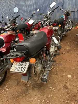Bajaj Boxer 100 2023 Red