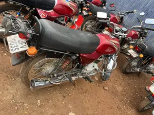 Bajaj Boxer 100 2023 Red