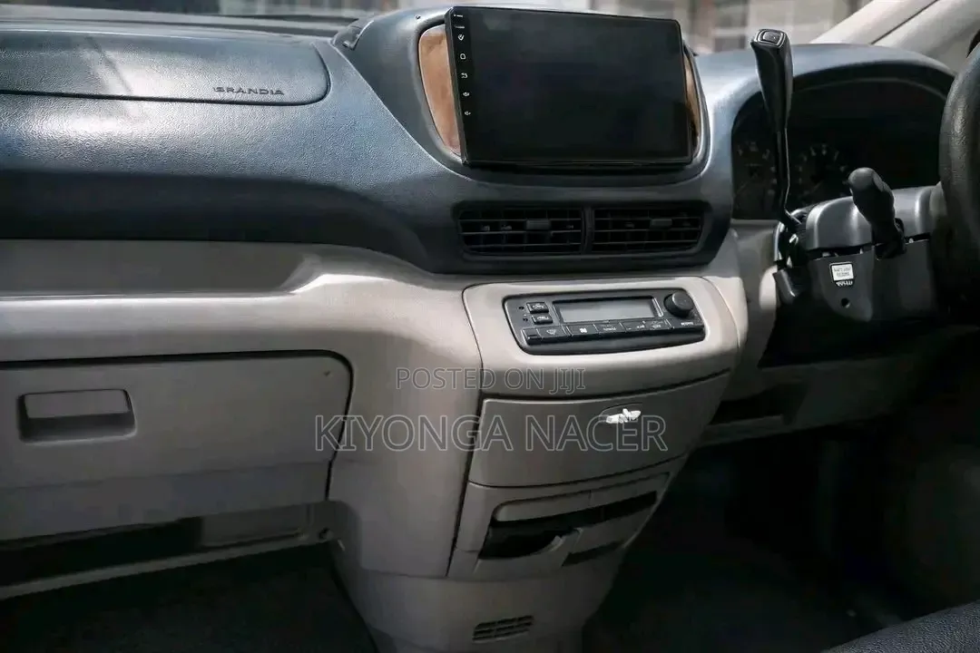 Nissan Serena 2002 Silver