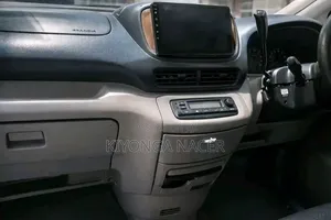 Nissan Serena 2002 Silver