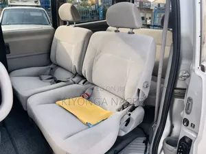 Nissan Serena 2002 Silver