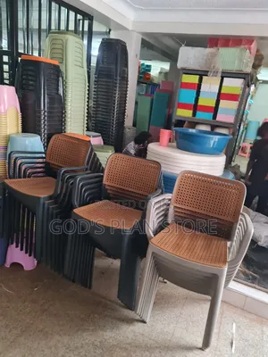 Modern Sculpted Plastic Chairs Plastic Chairs