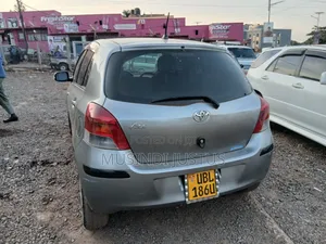 Toyota Vitz 2009 Green
