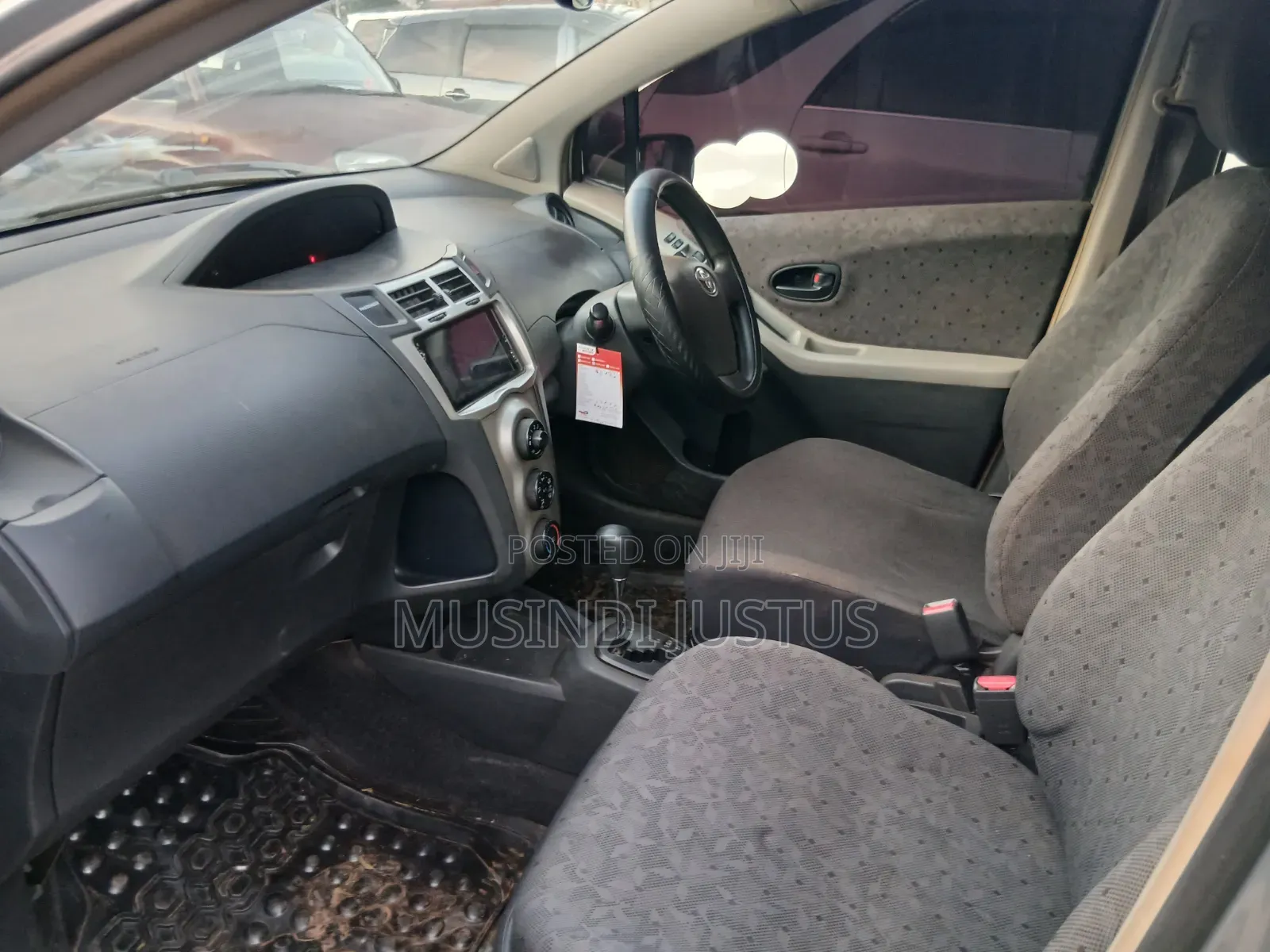 Toyota Vitz 2009 Green