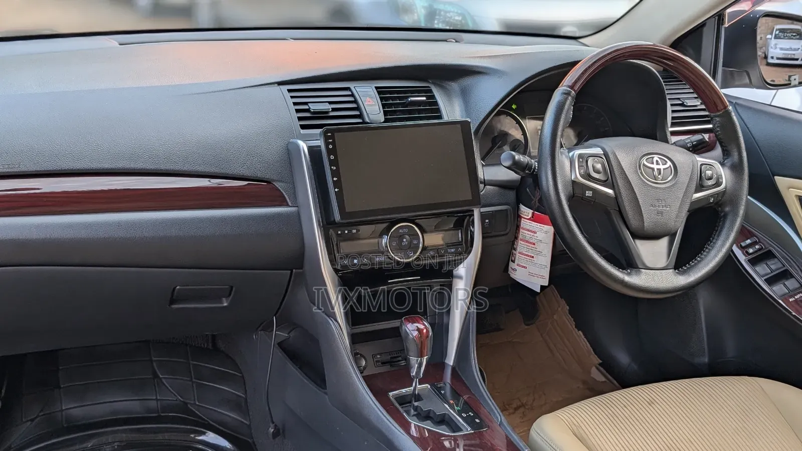 Toyota Premio 2016 Silver