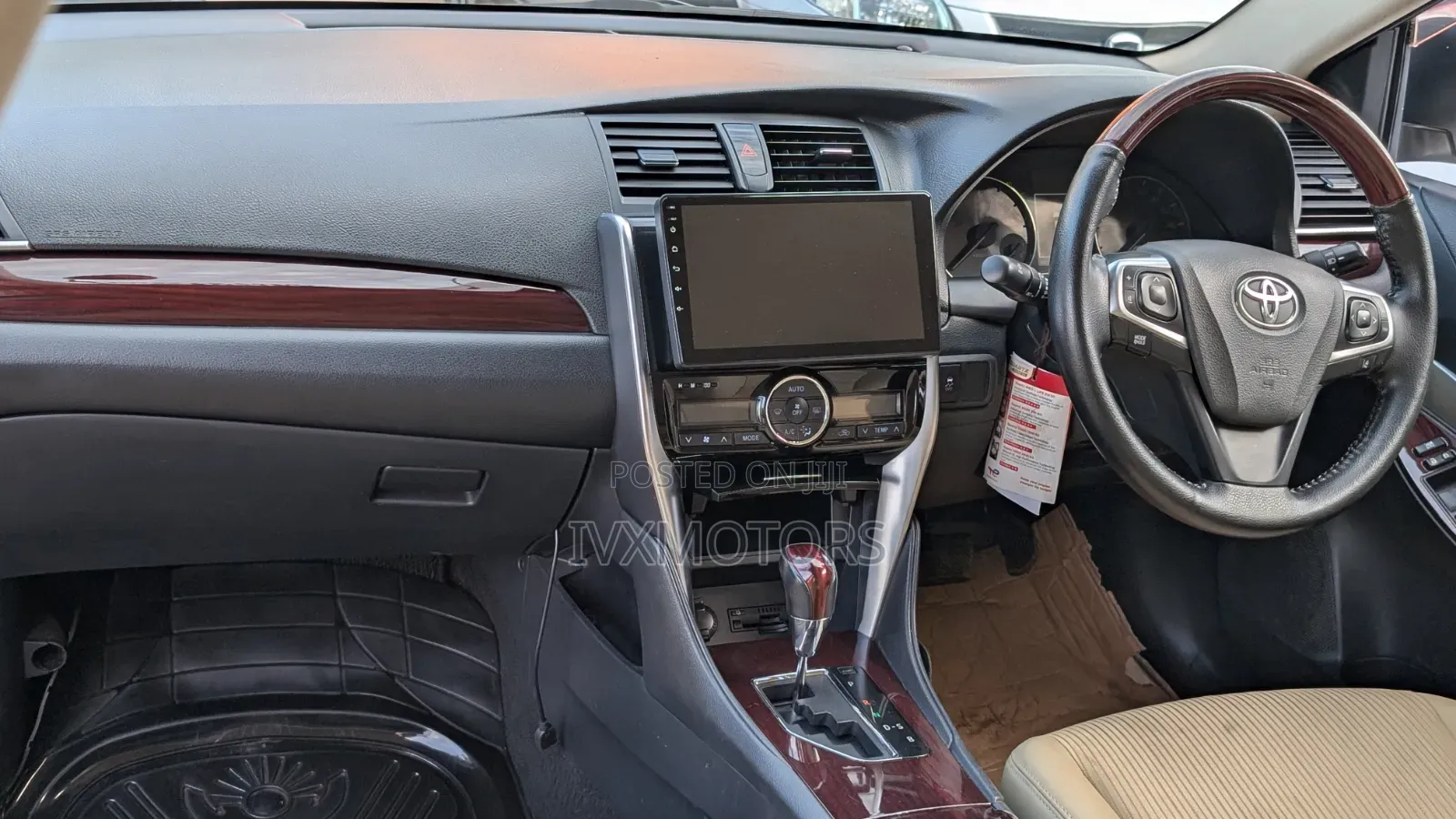 Toyota Premio 2016 Silver