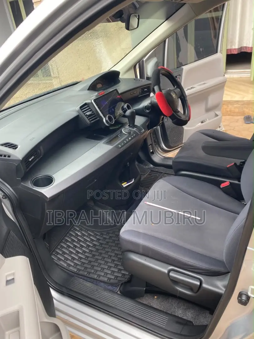 Honda Freed 2010 Silver