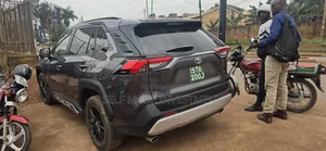 Toyota RAV4 2021 Gray
