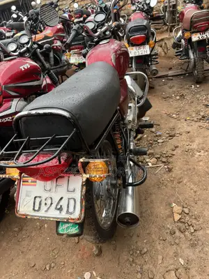 Bajaj Boxer 100 2022 Red