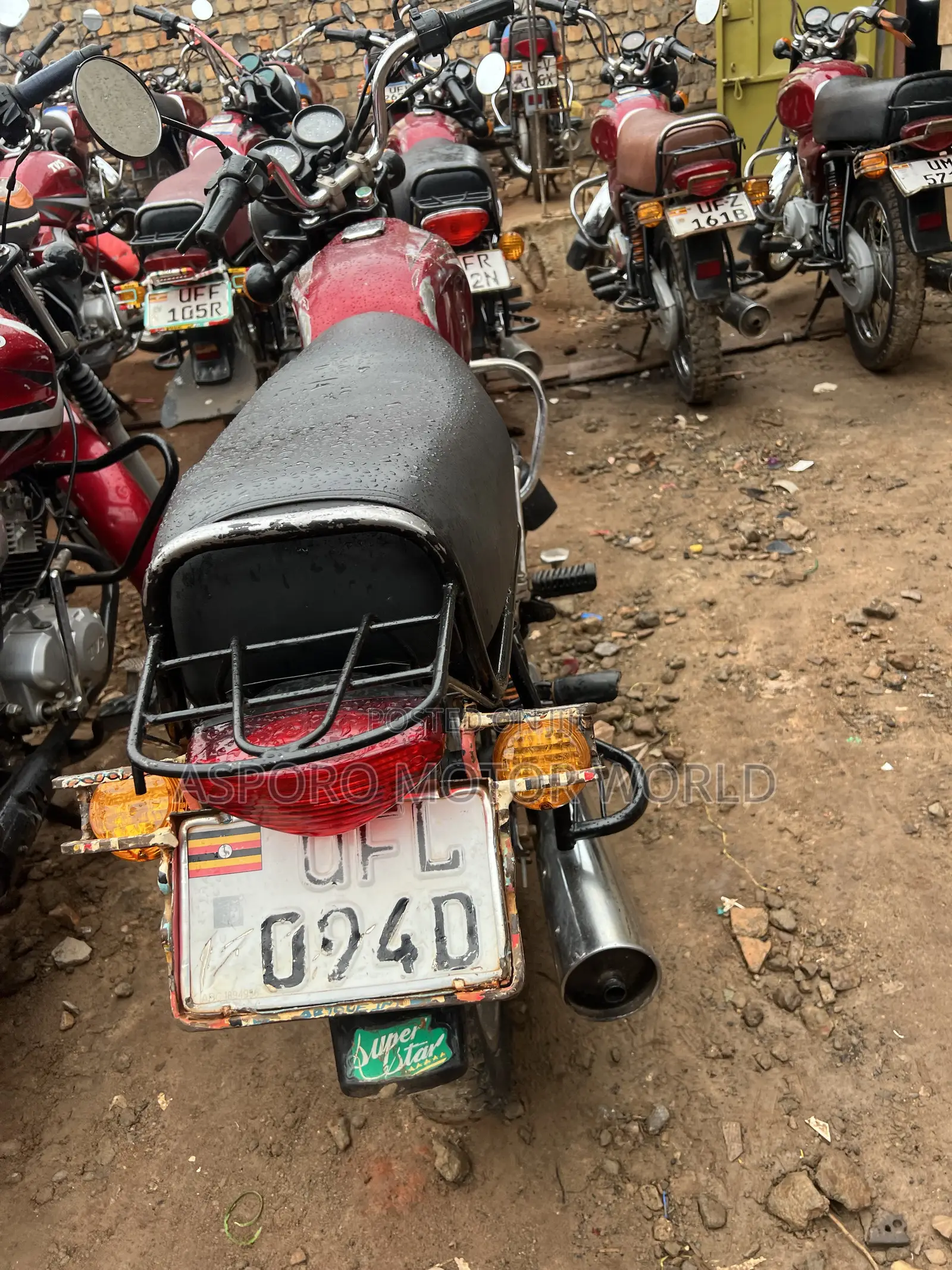 Bajaj Boxer 100 2022 Red