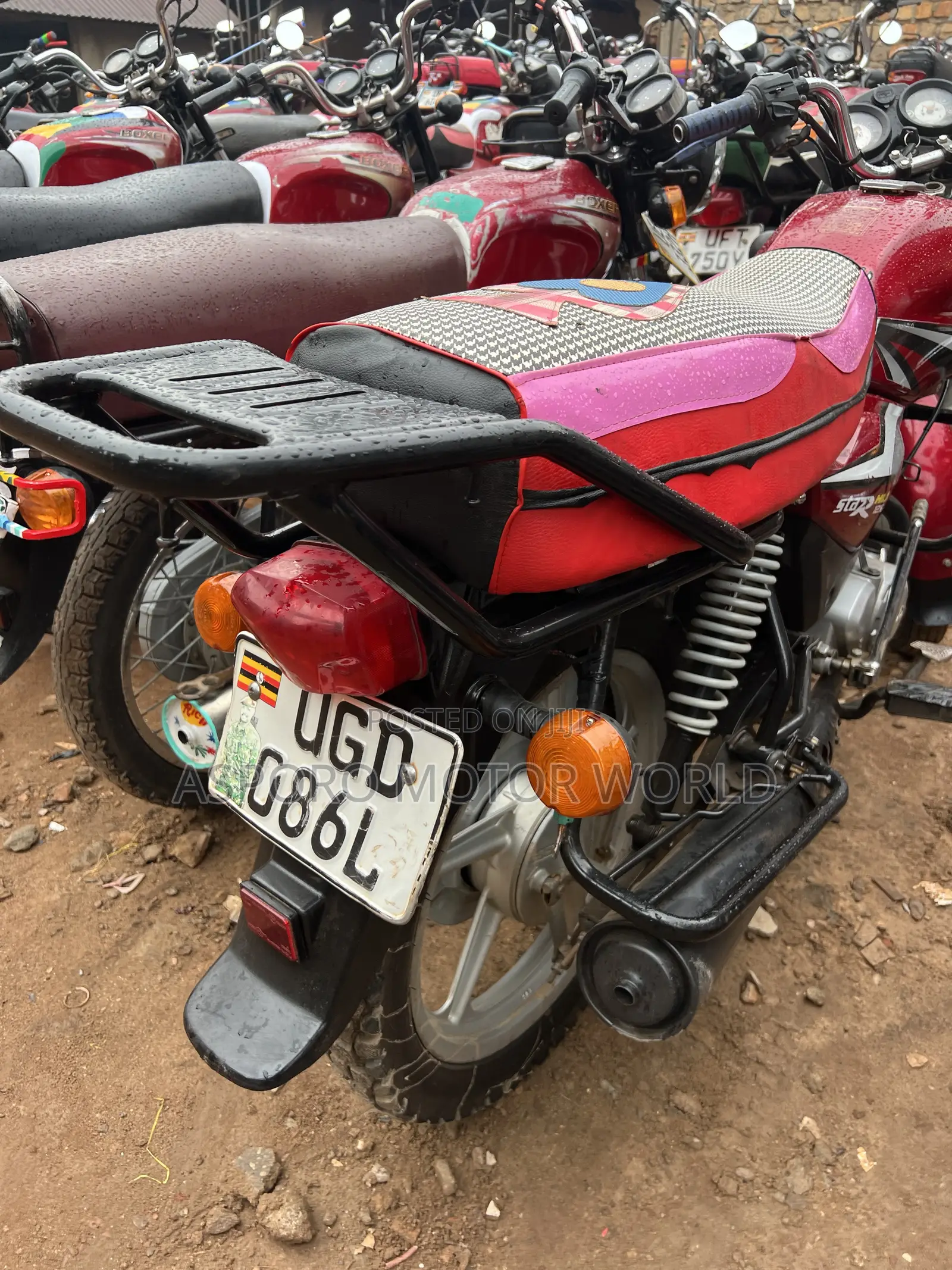 TVS HLX 125 2024 Red