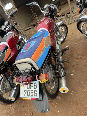 Bajaj Boxer 100 2022 Red