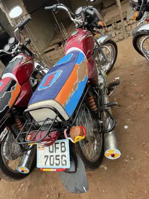 Bajaj Boxer 100 2022 Red