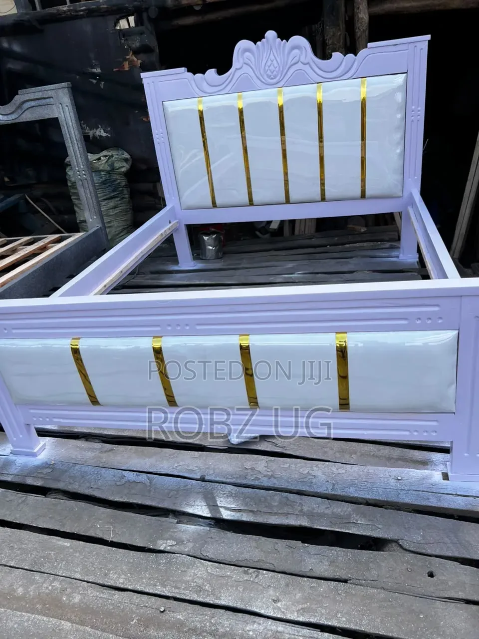 Lexington Bed