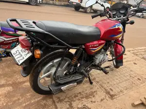 Bajaj CT 125X 2023 Red
