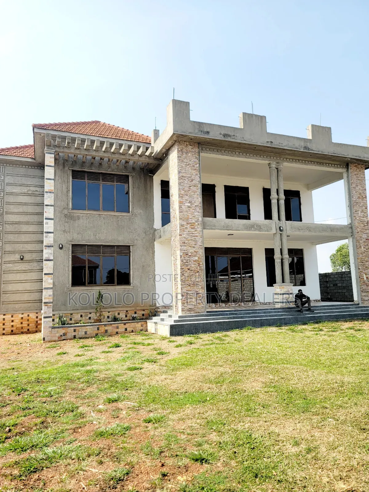7bdrm Duplex in Sseguku, Central Division for sale