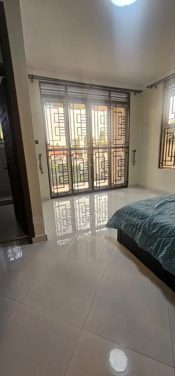5bdrm Duplex in Lubowa, Central Division for sale