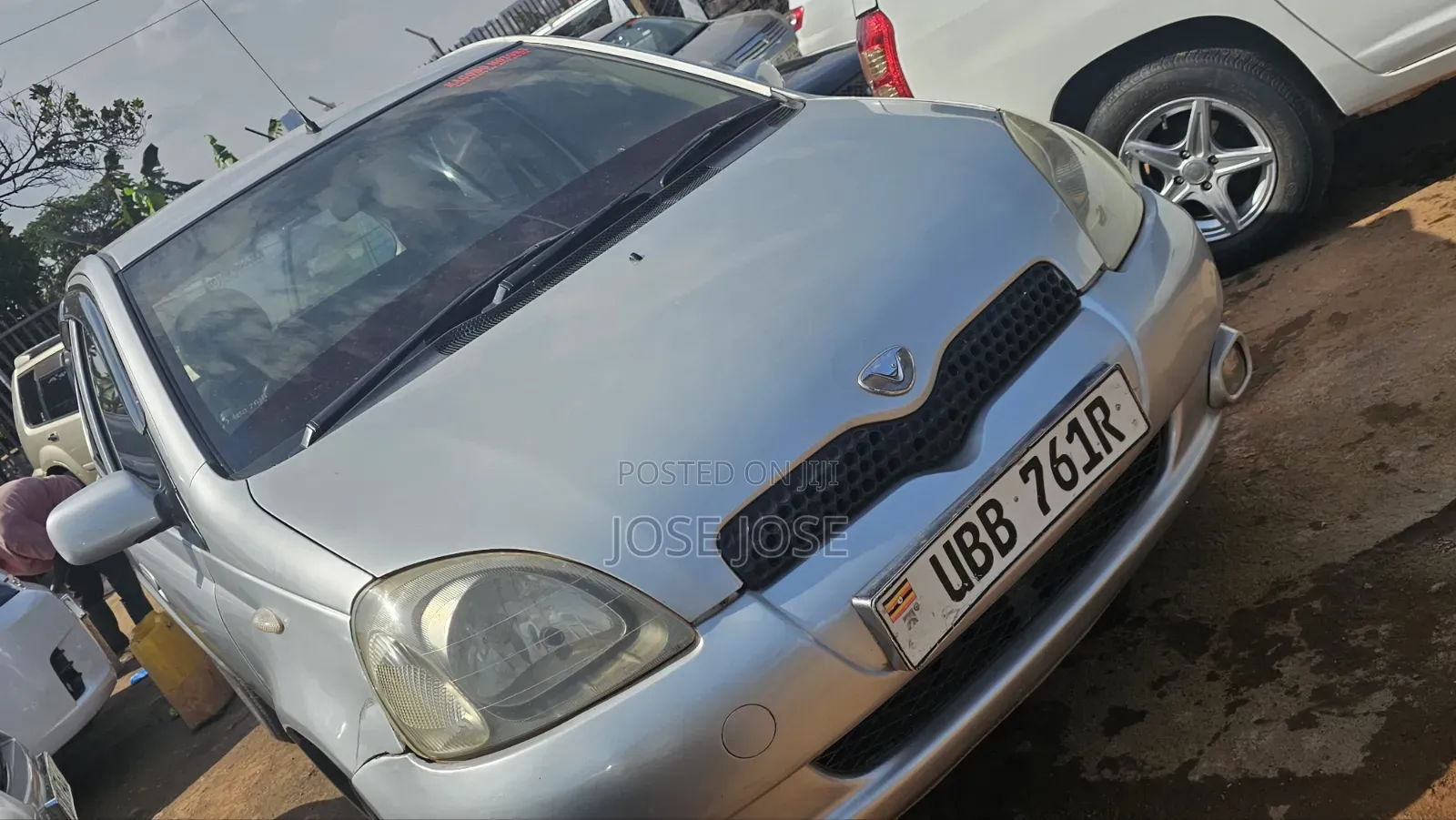 Toyota Vitz 2004 Silver