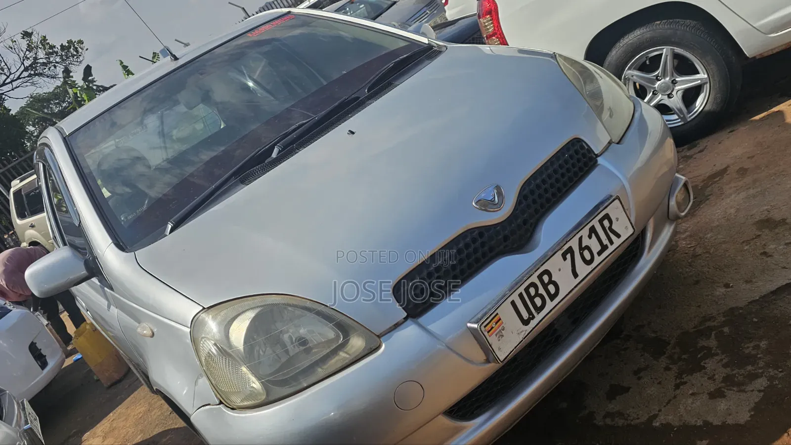 Toyota Vitz 2004 Silver