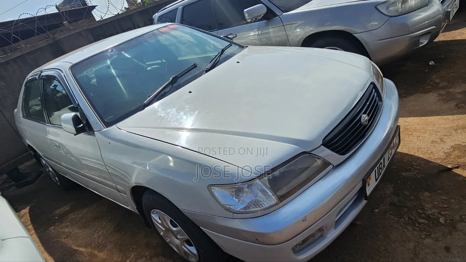 Toyota Corona Premio 2000 Silver