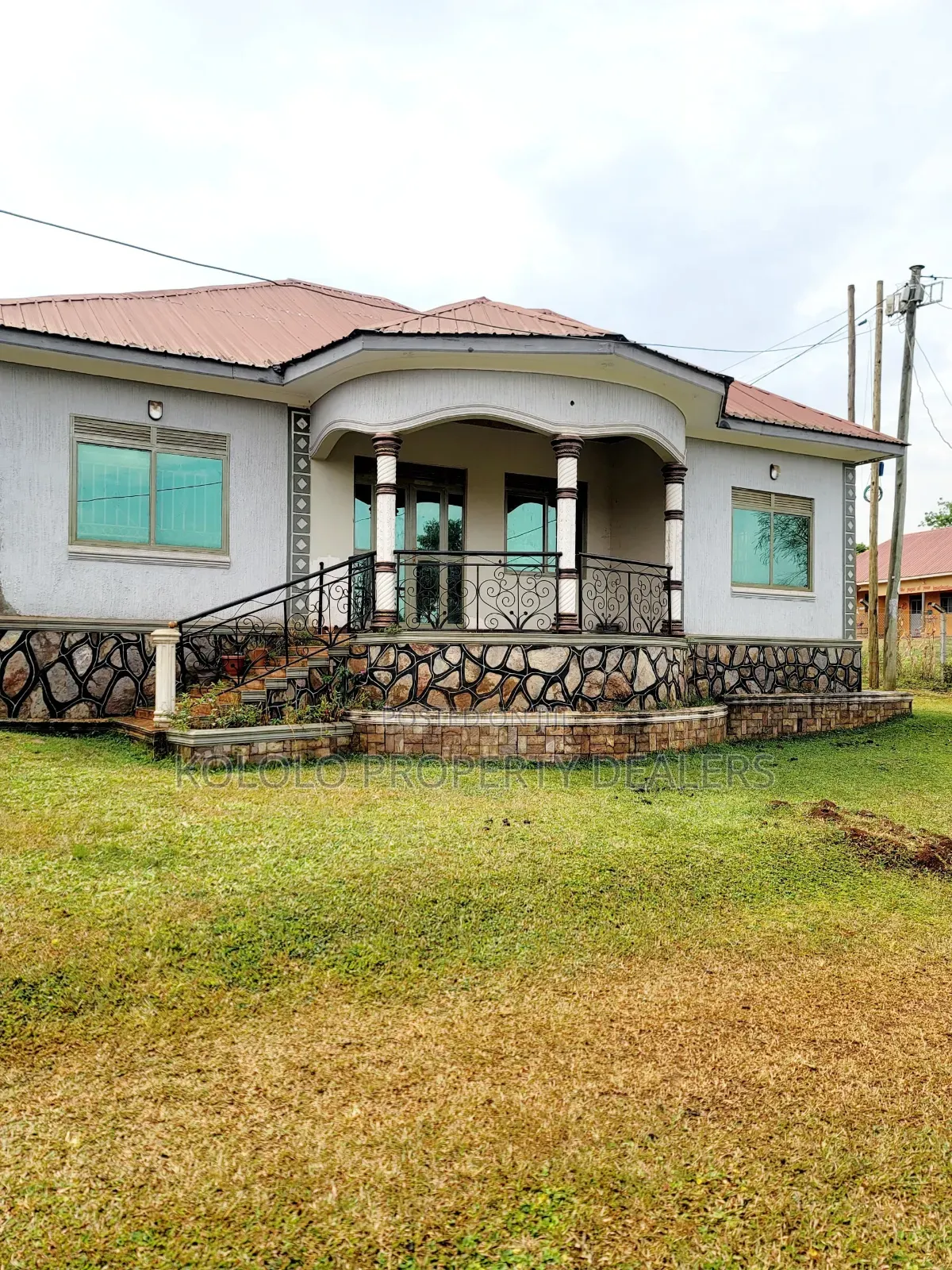 4bdrm Bungalow in Kitende, Central Division for sale