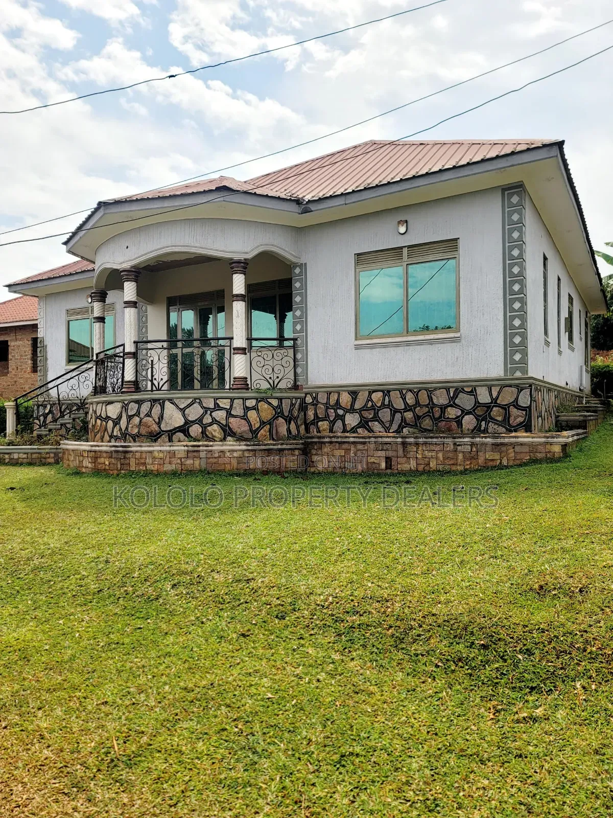 4bdrm Bungalow in Kitende, Central Division for sale