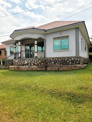 4bdrm Bungalow in Kitende, Central Division for sale
