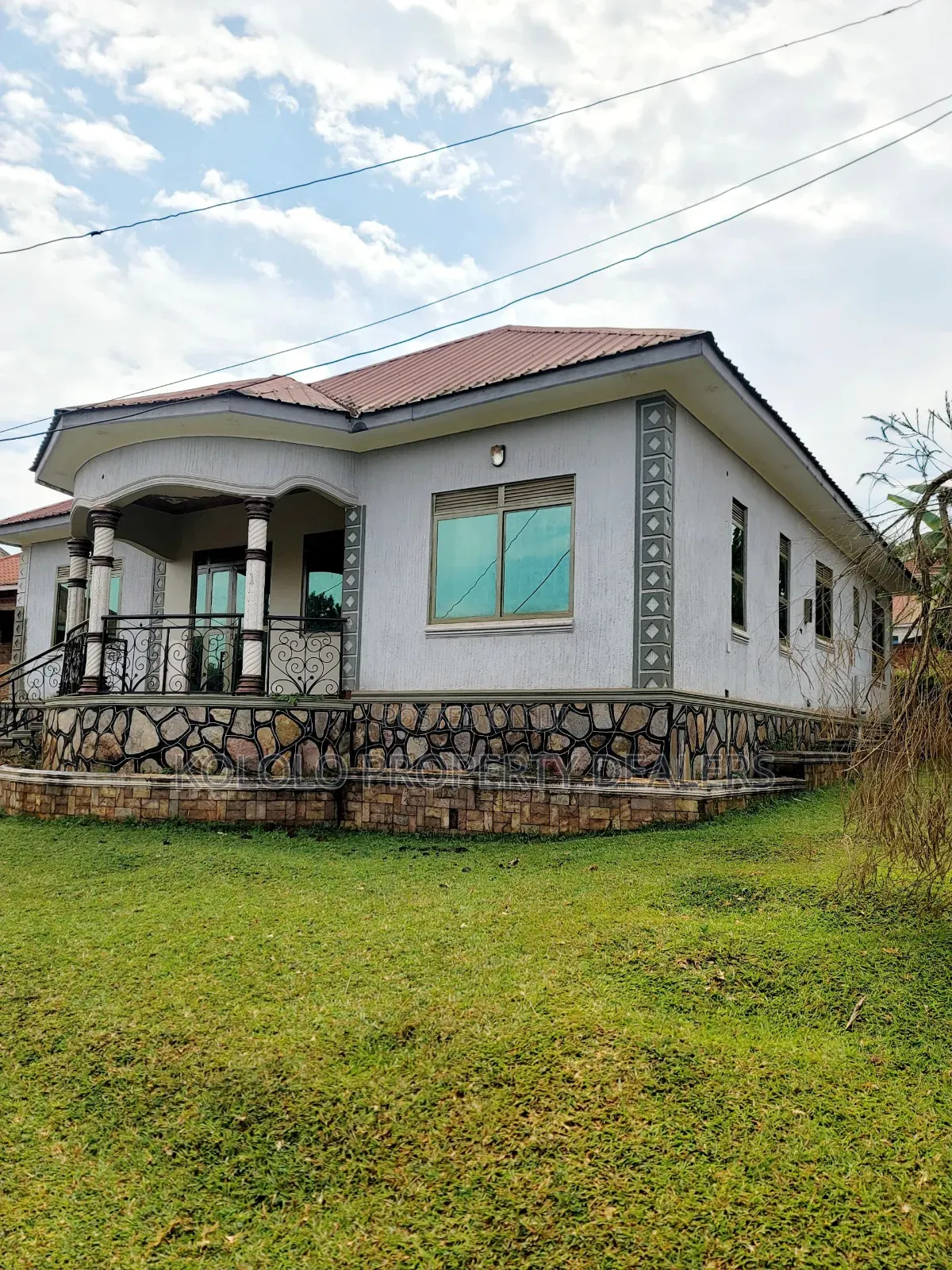 4bdrm Bungalow in Kitende, Central Division for sale