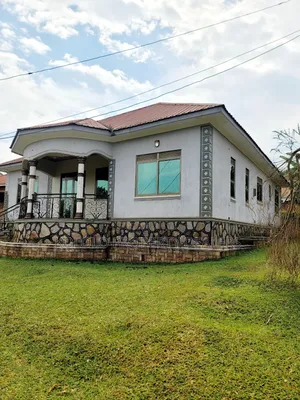 4bdrm Bungalow in Kitende, Central Division for sale