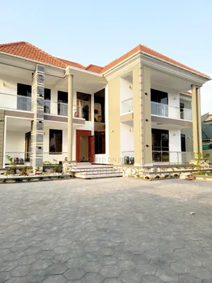 6bdrm Duplex in Akright, Central Division for sale