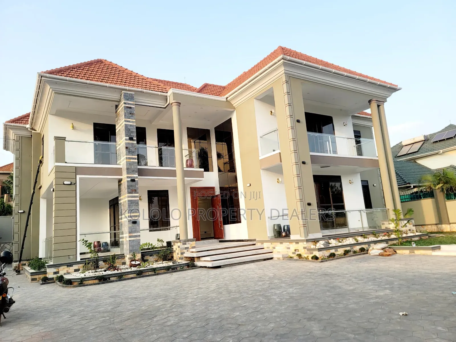6bdrm Duplex in Akright, Central Division for sale